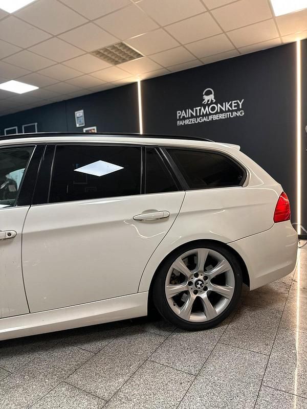 Gebraucht BMW 325 M Sport 197 PS (144 kW) 2010 Weiß Kombi