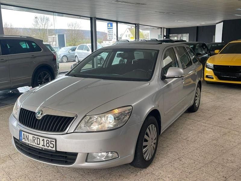 Gebraucht Skoda Octavia Elegance 122 PS (89 kW) 2013 Silber Kombi