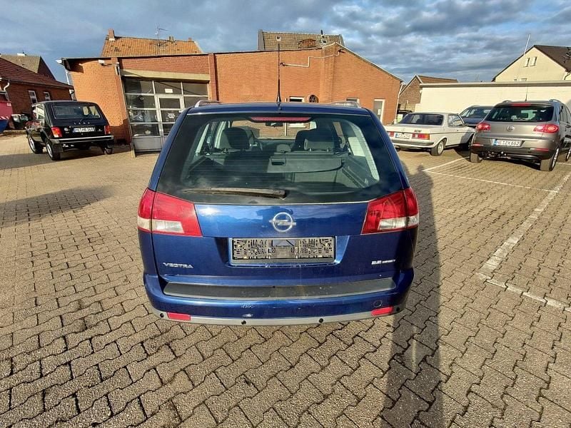 Second-hand Opel Vectra 155 CP (114 kW) 2004 Albastru Break