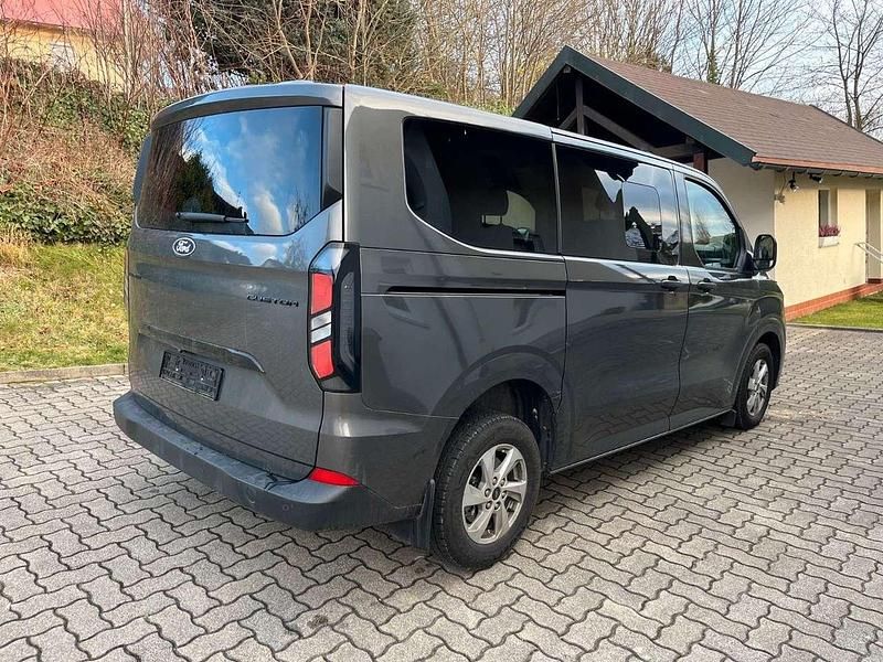 Gebraucht Ford Transit Custom 136 PS (100 kW) 2025 Grau Kombi