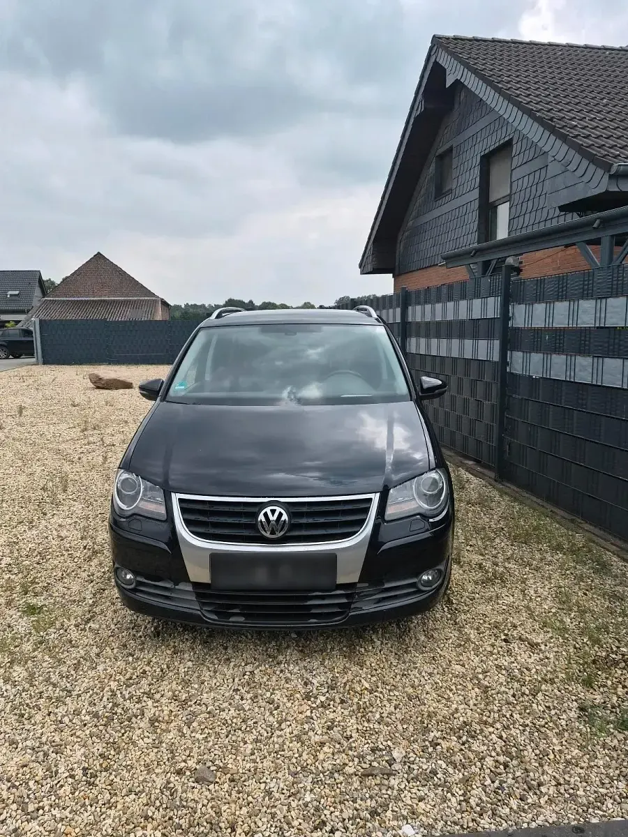 Gebraucht VW Touran 140 PS (102 kW) 2010 Schwarz Van / Kleinbus