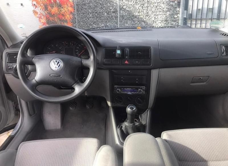 Gebraucht VW Golf IV 75 PS (55 kW) 1998 Silber Kleinwagen