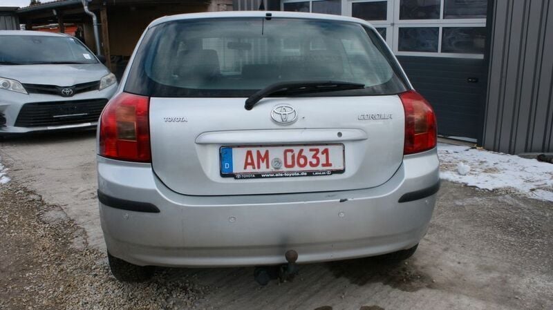 Gebraucht Toyota Corolla 97 PS (71 kW) 2002 Silber Limousine