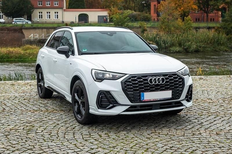 Weiß Gebraucht 2019 Audi Q3 S-Line SUV | 19.999 € (Guter Preis) - Bild 1/4