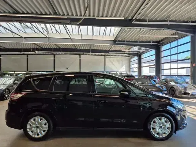 Używany Ford S-MAX S 150 KM (110 kW) 2015 Czarny Minivan