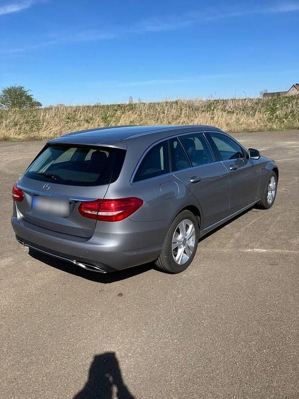 Gebraucht Mercedes C180 156 PS (114 kW) 2016 Grau Kombi
