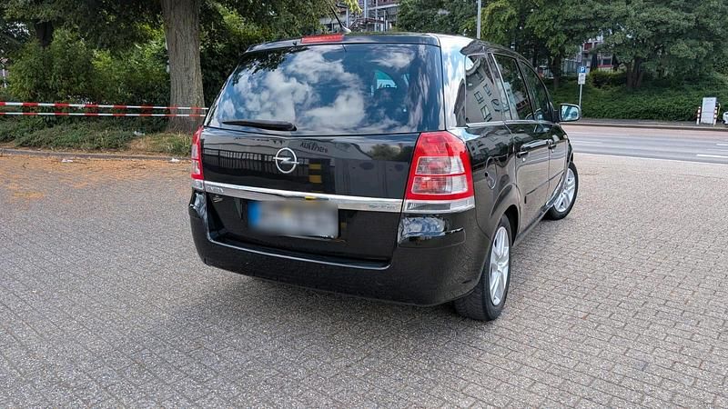 Gebraucht Opel Zafira 148 PS (108 kW) 2010 Schwarz Van / Kleinbus