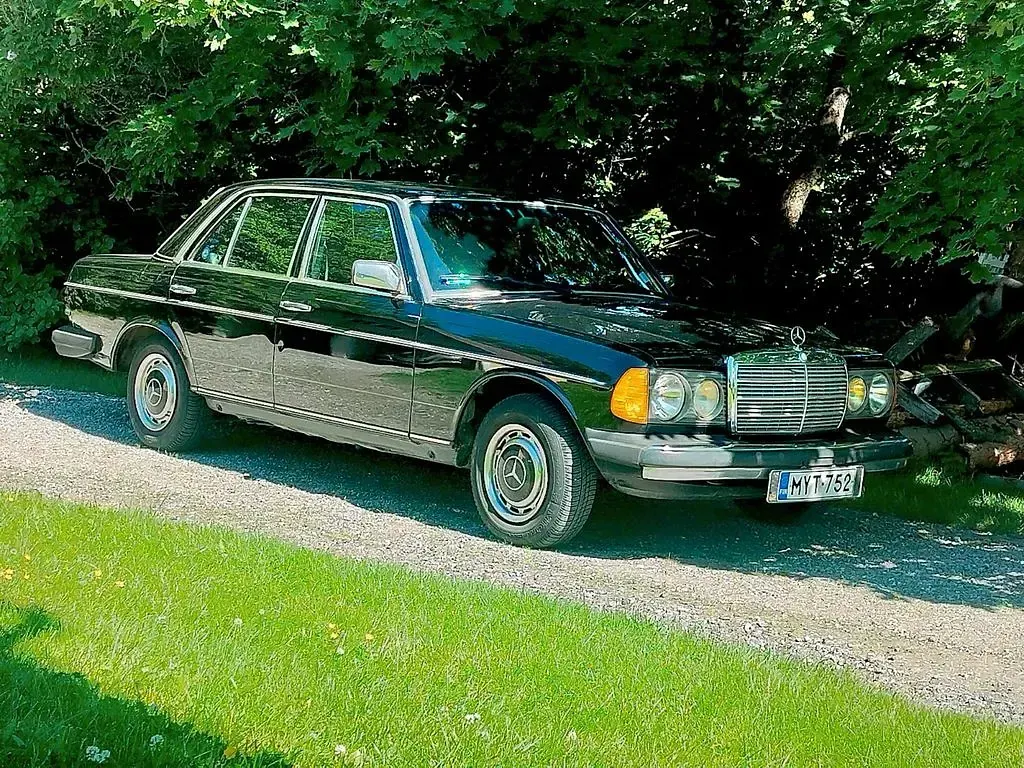 Gebraucht Mercedes 300 126 PS (92 kW) 1984 Schwarz Limousine