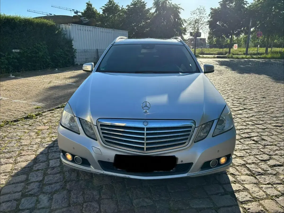 Gebraucht Mercedes E220 Elegance 170 PS (125 kW) 2011 Silber Kombi