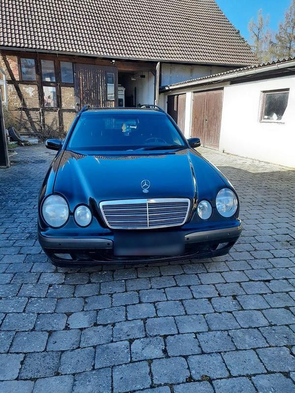 Gebraucht Mercedes E200 Avantgarde 163 PS (119 kW) 2003 Schwarz Kombi