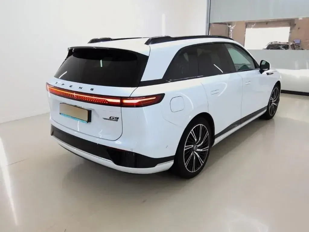 Gebraucht XPENG G9 405 kW (551 PS) 2024 Weiß SUV
