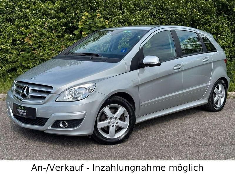 Silber Gebraucht 2010 Mercedes B200 Van / Kleinbus | 8.290 € (Fairer Preis) - Bild 1/4