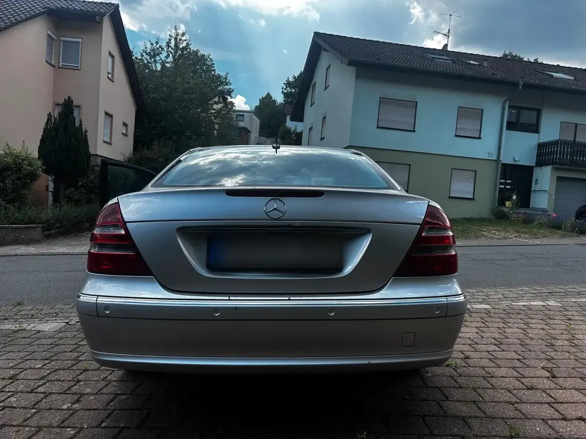 Gebraucht Mercedes E500 306 PS (225 kW) 2006 Grau Limousine