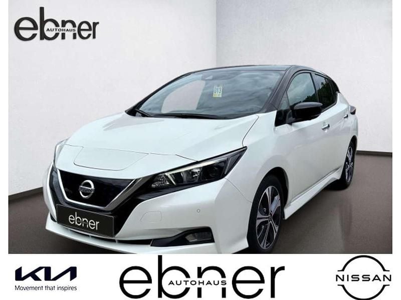 Pearl white/black m Gebraucht 2021 Nissan Leaf N-Connecta Kleinwagen | 13.490 € (Guter Preis) - Bild 1/4