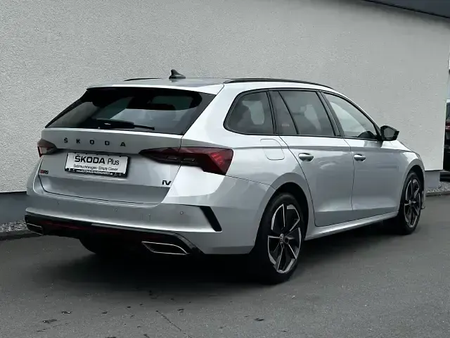 Gebraucht Skoda Octavia RS 245 PS (180 kW) 2023 Silber Kombi
