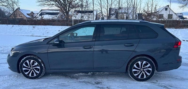 Grau Gebraucht 2022 VW Golf VIII Active Kombi | 20.200 € (Guter Preis) - Bild 1/4