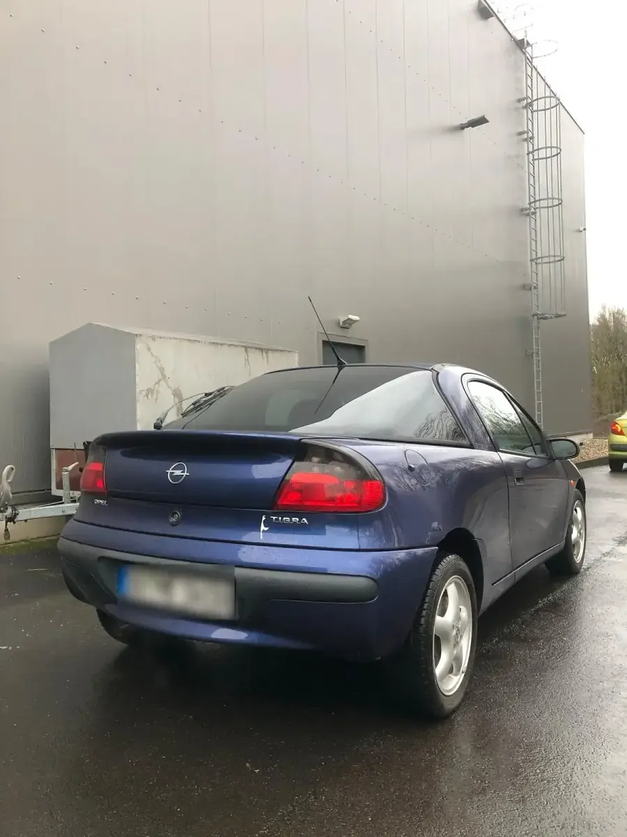 Gebraucht Opel Tigra 90 PS (66 kW) 1995 Blau Coupé