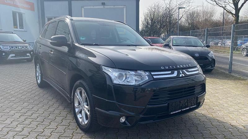 Gebraucht Mitsubishi Outlander Intense 150 PS (110 kW) 2013 Pantherschwarz (p) SUV