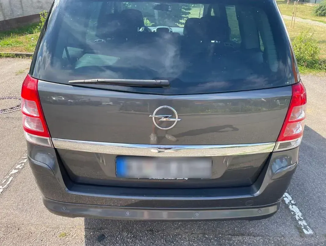 Gebraucht Opel Zafira Sport 140 PS (102 kW) 2010 Grau Van / Kleinbus