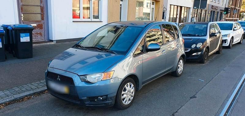 Gebraucht Mitsubishi Colt 95 PS (69 kW) 2009 Blau Kleinwagen