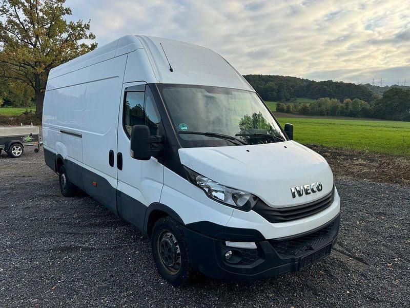 Weiß Gebraucht 2017 Iveco Daily Van / Kleinbus | 6.790 € - Bild 1/4