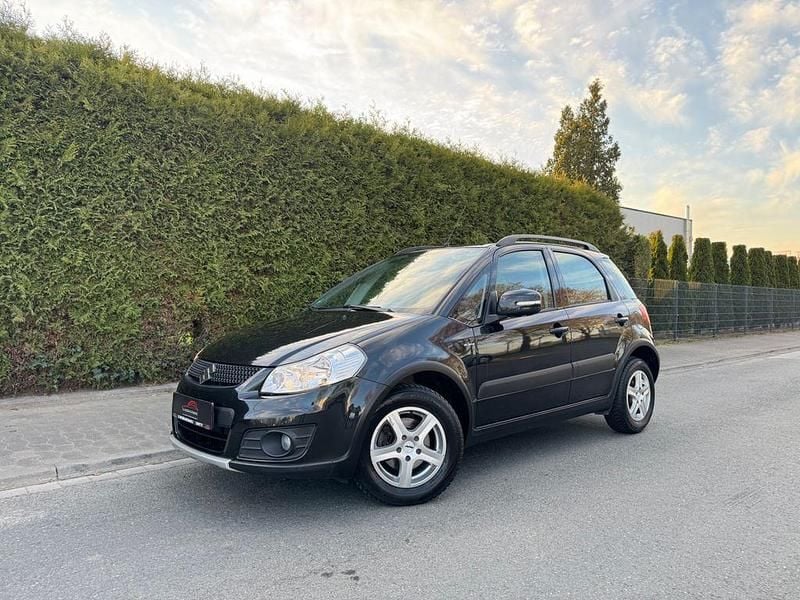 Schwarz Gebraucht 2013 Suzuki SX4 Style SUV | 6.450 € (Guter Preis) - Bild 1/4