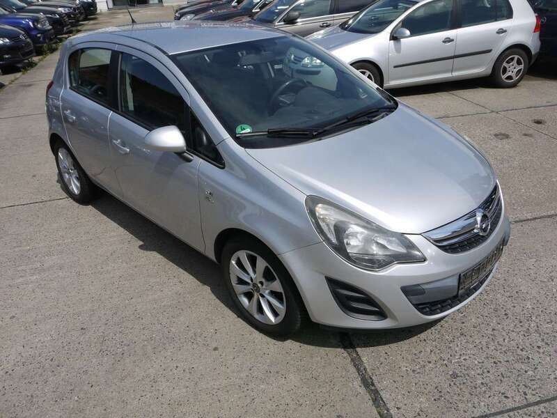 Gebraucht Opel Corsa Active 69 PS (50 kW) 2014 Silber Kleinwagen