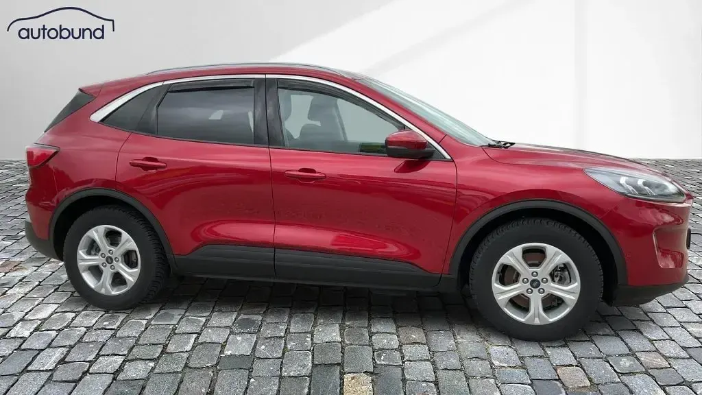 Używany Ford Kuga Titanium 152 KM (111 kW) 2021 Czerwony SUV