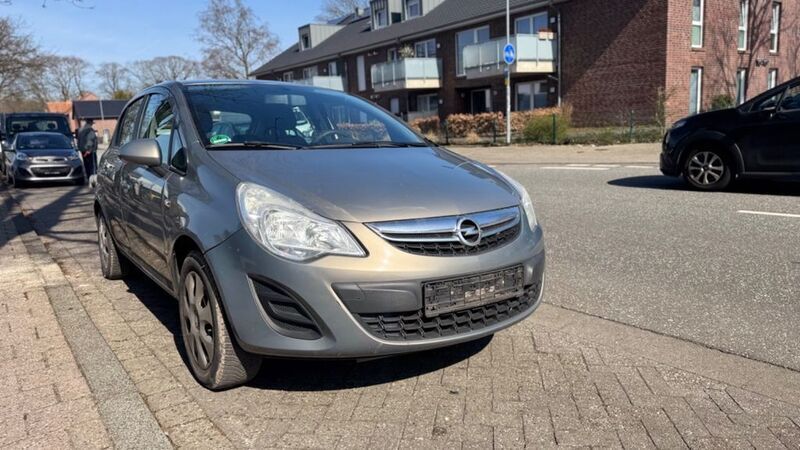 Gebraucht Opel Corsa Edition 75 PS (55 kW) 2012 Braun Limousine