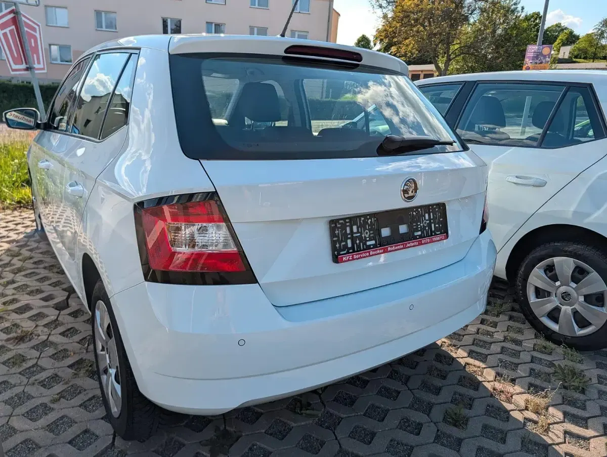 Gebraucht Skoda Fabia Ambition 75 PS (55 kW) 2015 Weiß Kleinwagen