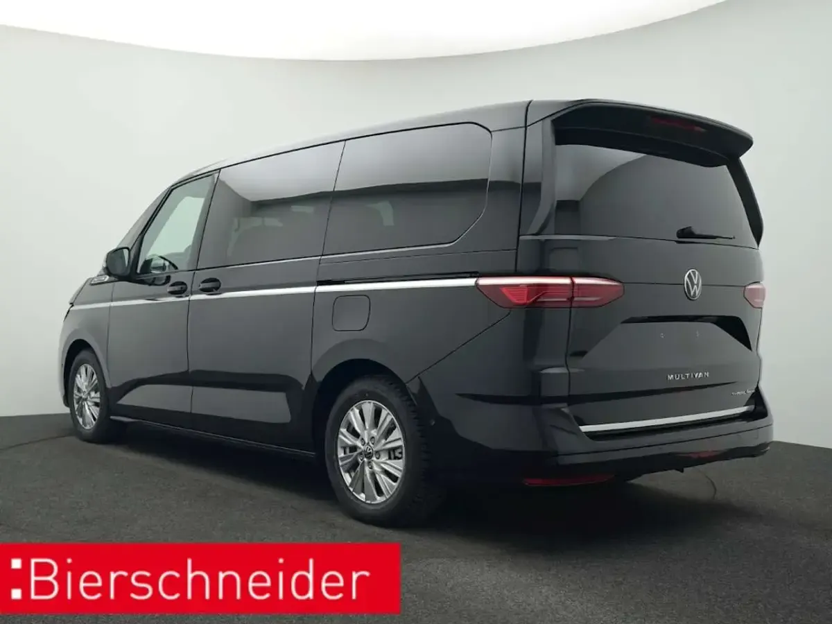 Usata VW T7 Style 177 CV (130 kW) 2026 Nero Furgone
