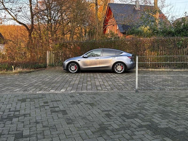 Gebraucht Tesla Model Y Performance 392 kW (534 PS) 2024 Silber SUV