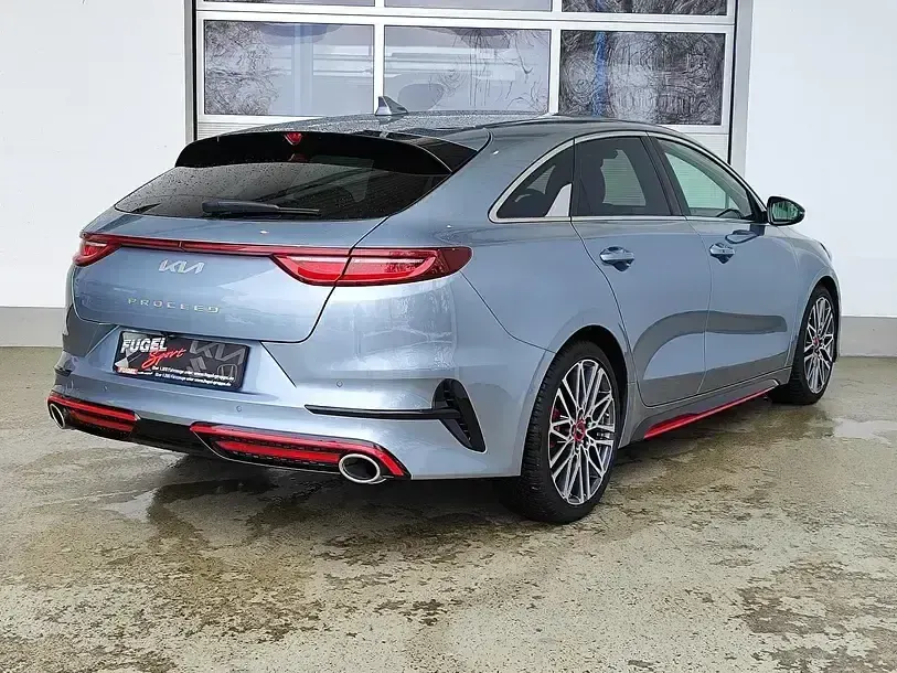 Gebraucht Kia ProCeed Comfort 204 PS (150 kW) 2022 Lunarsilber met. Kombi