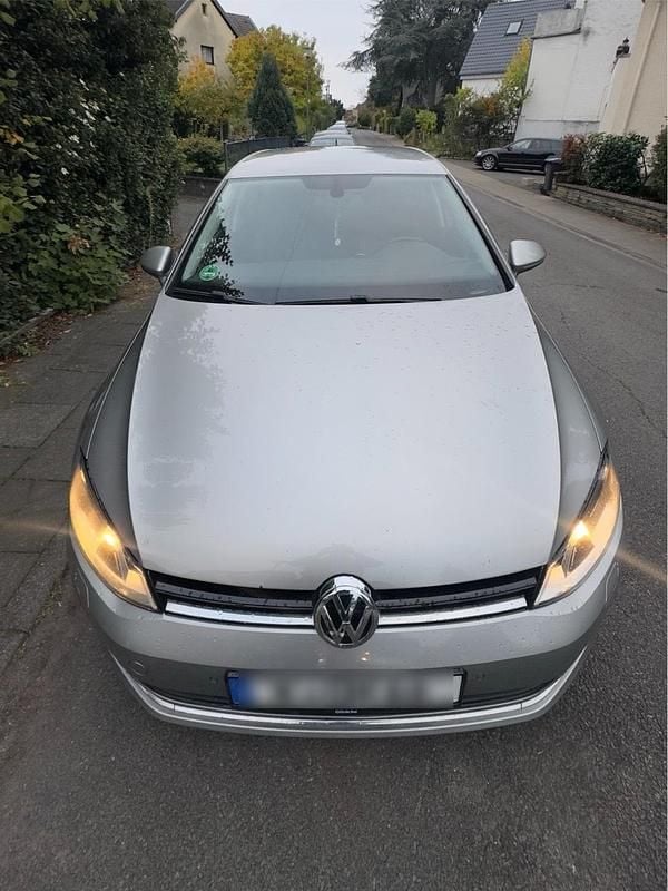 Grau Gebraucht 2016 VW Golf VII Kleinwagen | 9.000 € (Superpreis) - Bild 1/4
