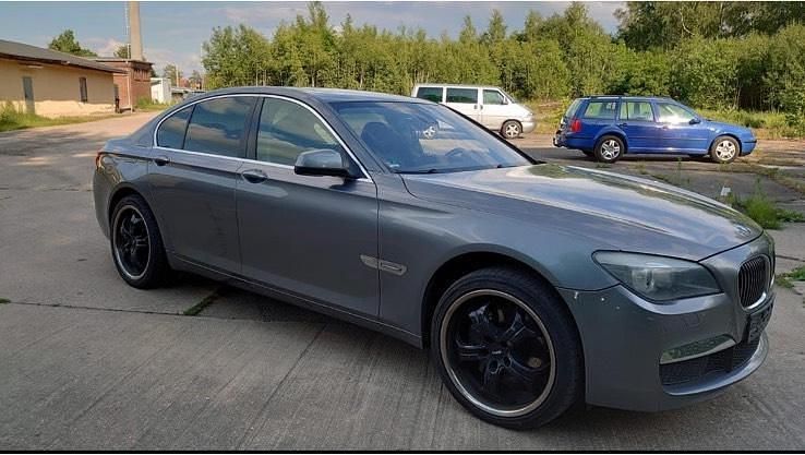Gebraucht BMW 730 245 PS (180 kW) 2009 Grau Limousine
