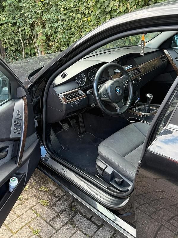 Gebraucht BMW 520 170 PS (125 kW) 2004 Schwarz Limousine