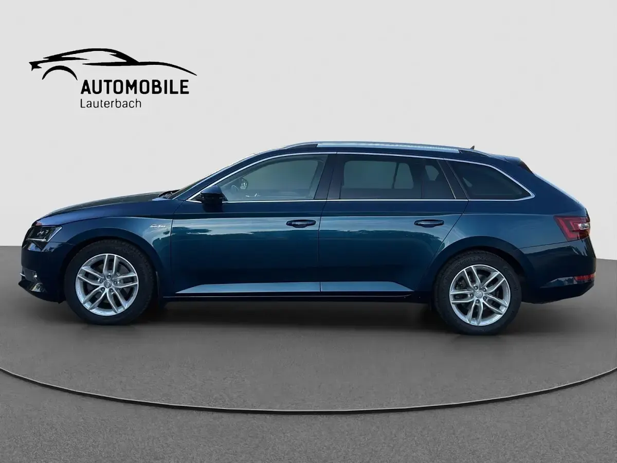Gebraucht Skoda Superb LAURIN & KLEMENT 190 PS (139 kW) 2018 Blau Kombi