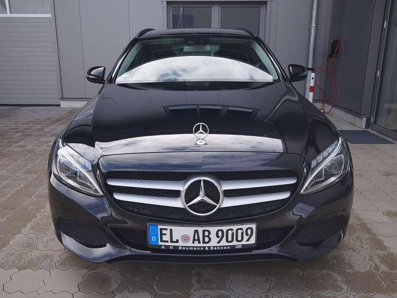 Second-hand Mercedes C200 136 CP (100 kW) 2019 Negru Break