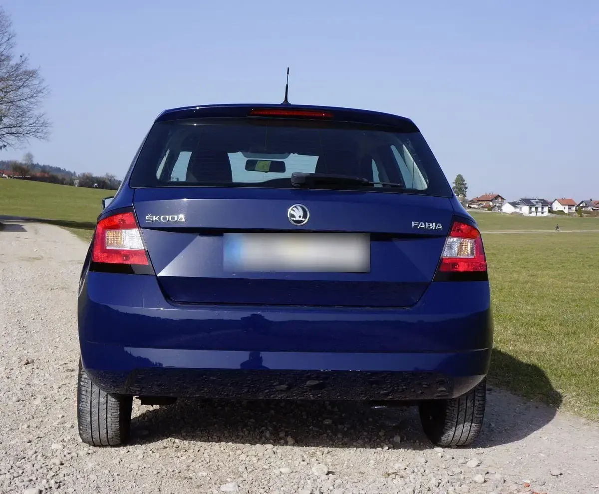 Gebraucht Skoda Fabia Active 60 PS (44 kW) 2018 Blau Limousine