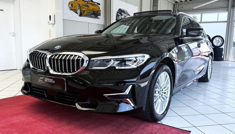 Schwarz Gebraucht 2022 BMW 330e Performance Kombi | 30.990 € (Superpreis) - Bild 1/4