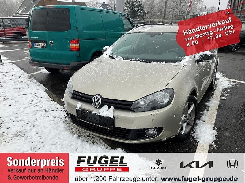 Moon rock silver metallic Gebraucht 2013 VW Golf VII Match Kombi | 4.499 € (Superpreis) - Bild 1/4