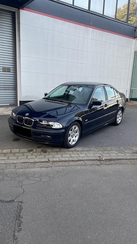 Blau Gebraucht 1999 BMW 320 Limousine | 5.000 € (Teuer) - Bild 1/4