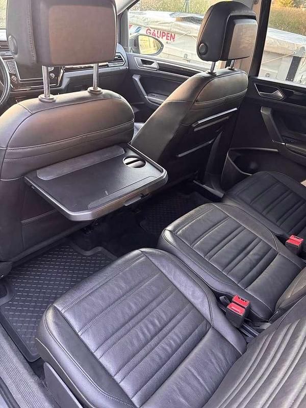 Gebraucht VW Touran Highline 150 PS (110 kW) 2016 Grau Van / Kleinbus