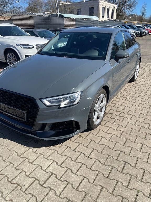 Grau Gebraucht 2019 Audi A3 Limousine | 17.000 € (Superpreis) - Bild 1/4
