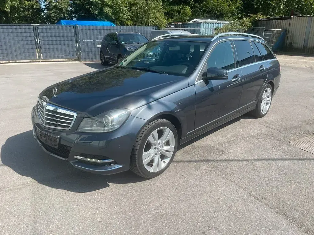 Gebraucht Mercedes C180 Edition 156 PS (114 kW) 2013 Grau Limousine