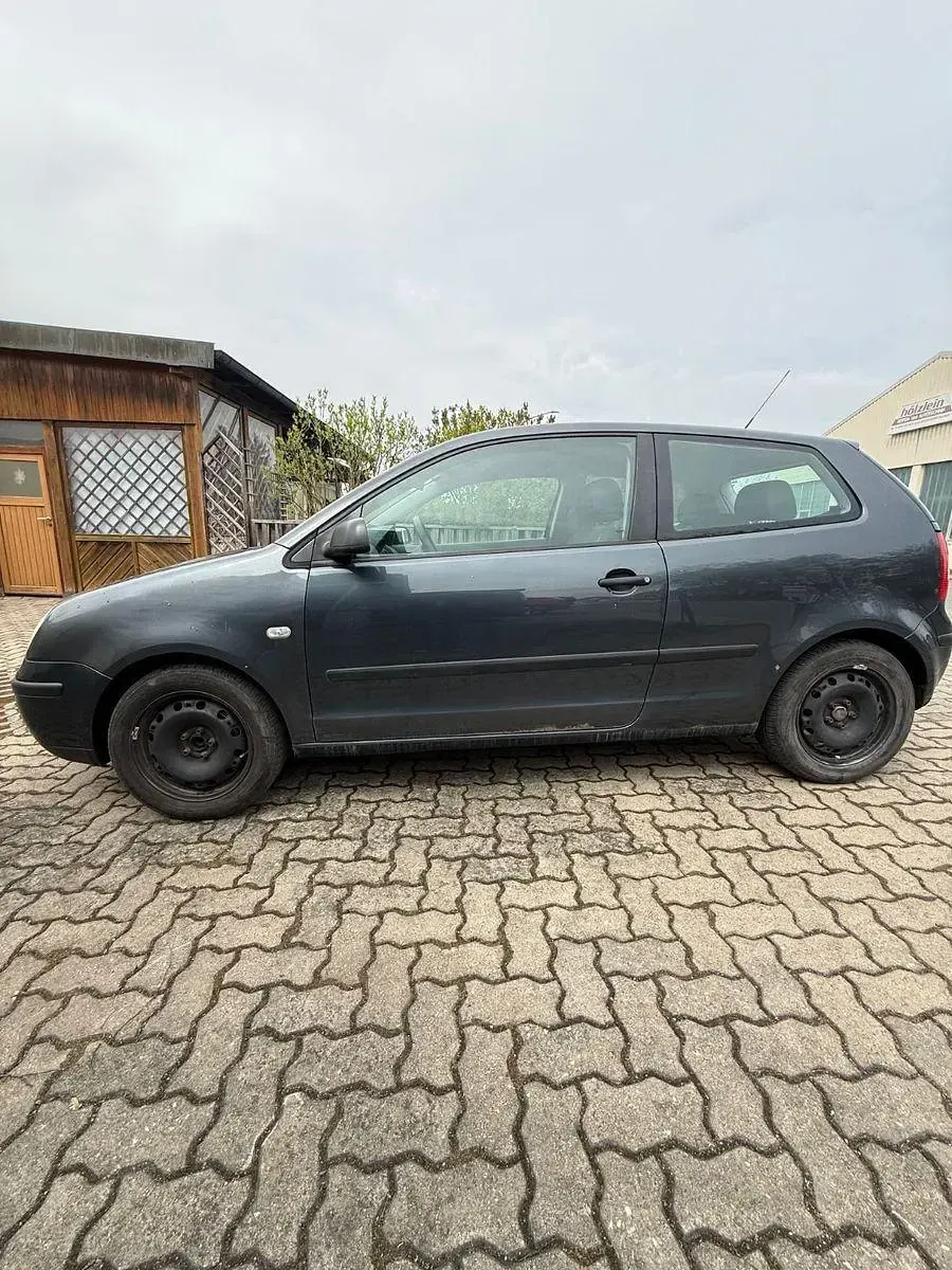 Brugt VW Polo Basis 60 HK (44 kW) 2001 Grå Sedan