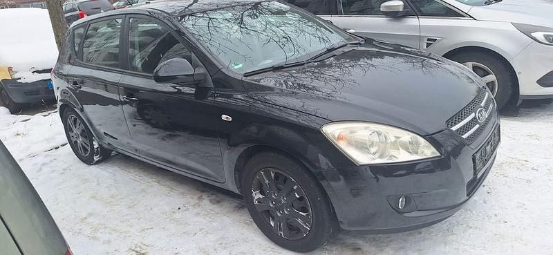 Gebraucht Kia Ceed EX 126 PS (92 kW) 2007 Schwarz Kleinwagen