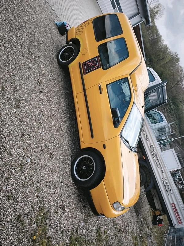 Second-hand VW Caddy 60 CP (44 kW) 2001 Galben Monovolum