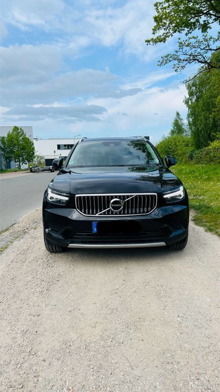 Schwarz Gebraucht 2021 Volvo XC40 Inscription SUV | 27.300 € (Fairer Preis) - Bild 1/4