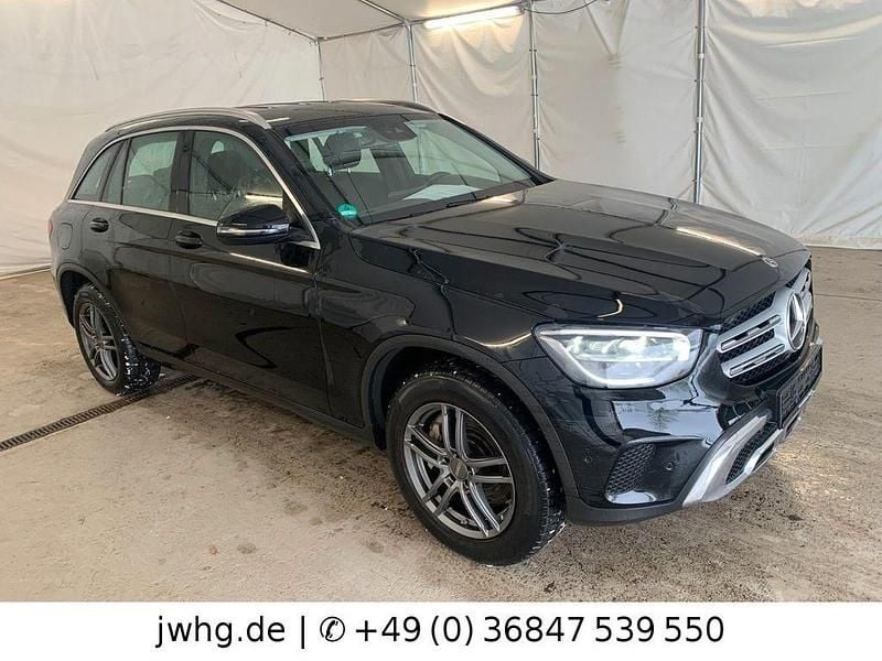 Gebraucht Mercedes GLC300e 320 PS (235 kW) 2021 Schwarz SUV
